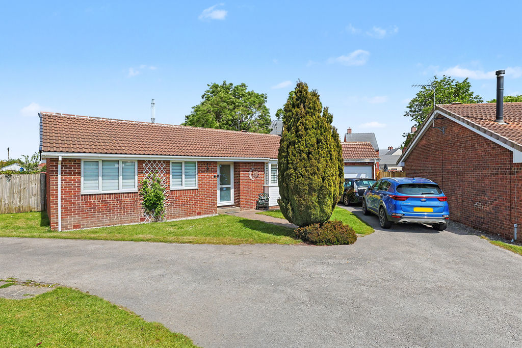 Pewit Close Holmewood